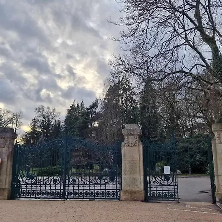 Le Jeanne D'arc Avec Sa Terrasse By Unsejouranancy Fr * Nancy