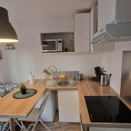 Le Jeanne D'arc Avec Sa Terrasse By Unsejouranancy Fr Apartmán