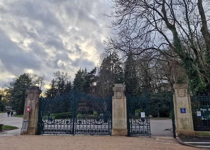 Le Jeanne D'arc Avec Sa Terrasse By Unsejouranancy Fr * Nancy